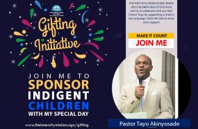 PASTOR TAYO AKINYOSADE SENDS 100 CHILDREN #BACKTOSCHOOL